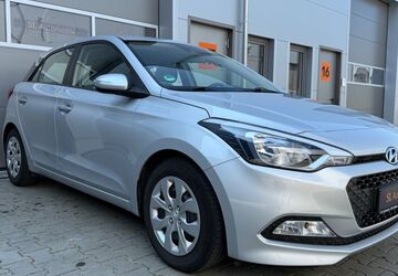 Hyundai i20 33.802 km 9.789 &euro; Willich 47877