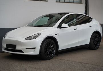 Tesla Model Y 73.585 km 35.555 &euro; Mönchengladbach 41236