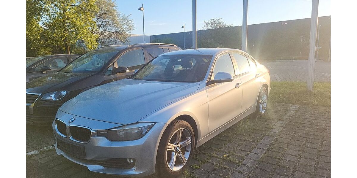 BMW 316 200.000 km 6.700 &euro; Düsseldorf 40549