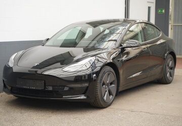 Tesla Model 3 117.047 km 26.950 &euro; Mönchengladbach 41236