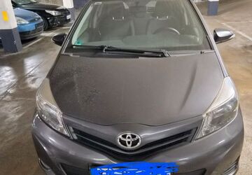 Toyota Yaris 25.000 km 8.800 &euro; Krefeld 47798
