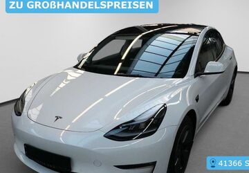Tesla Model 3 81.910 km 26.790 &euro; Krefeld 47829