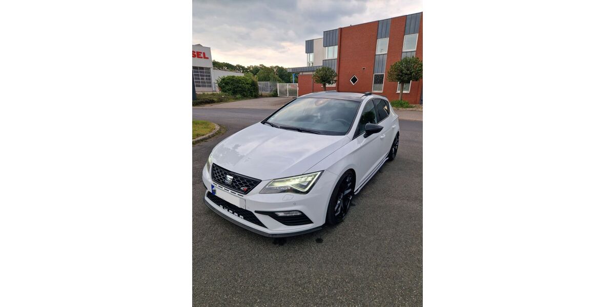Seat Leon 89.000 km 21.890 &euro; Kamp-lintfort 47475