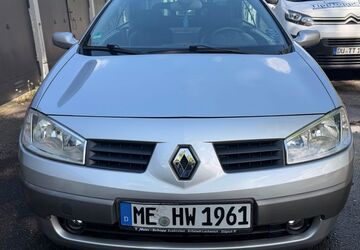 Renault Megane 146.100 km 2.400 &euro; Duisburg 47137