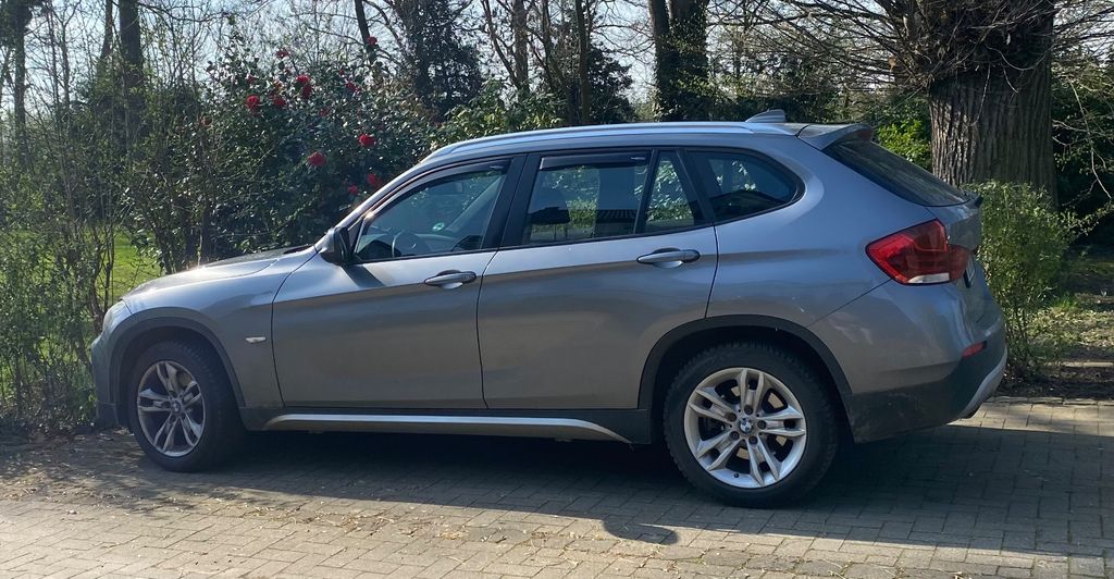 BMW X1 330.000 km 5.700 &euro; Meerbusch 40668