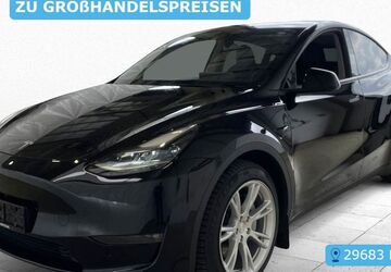 Tesla Model Y 61.589 km 36.407 &euro; Krefeld 47829