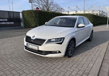 Skoda Superb 176.655 km 14.400 &euro; Mönchengladbach 41236