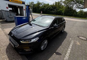 Ford Mondeo 83.083 km 21.990 &euro; Duisburg 47198
