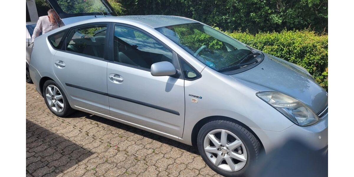 Toyota Prius+ 182.000 km 7.500 &euro; Meerbusch 40667