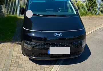 Hyundai STARIA 99.800 km 30.850 &euro; Düsseldorf 40227